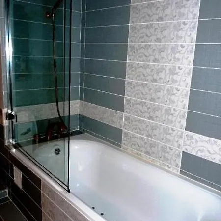 Charming 2 Bedroom In Walking Distance To Beaches Croisette And The Palais 678 * Cannes