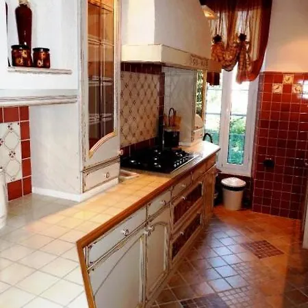 Charming 2 Bedroom In Walking Distance To Beaches Croisette And The Palais 678 * Cannes